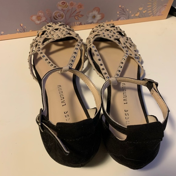 Chinese laundry flats - Picture 4 of 5